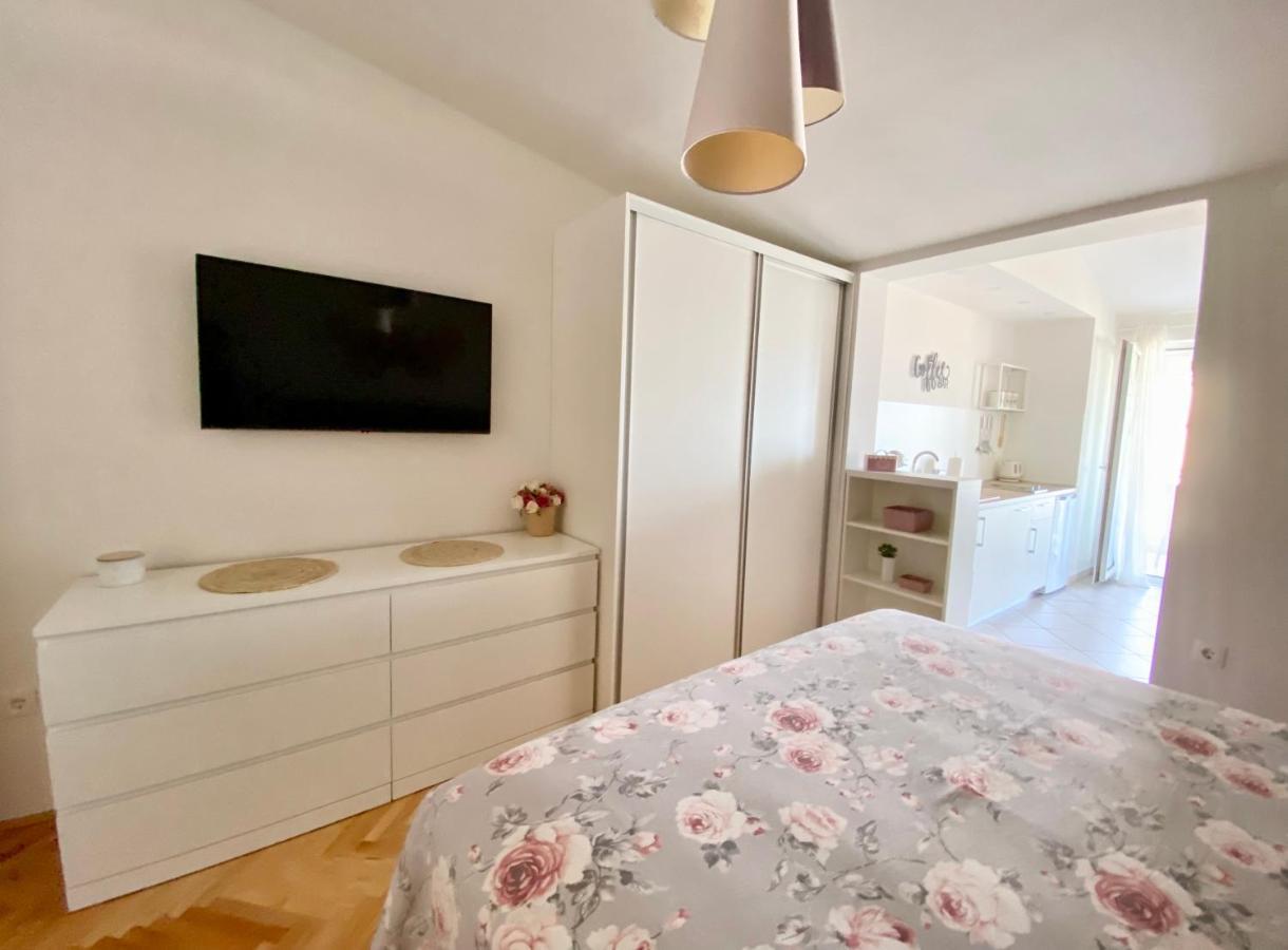 Apartmani Marko Tučepi Exterior foto